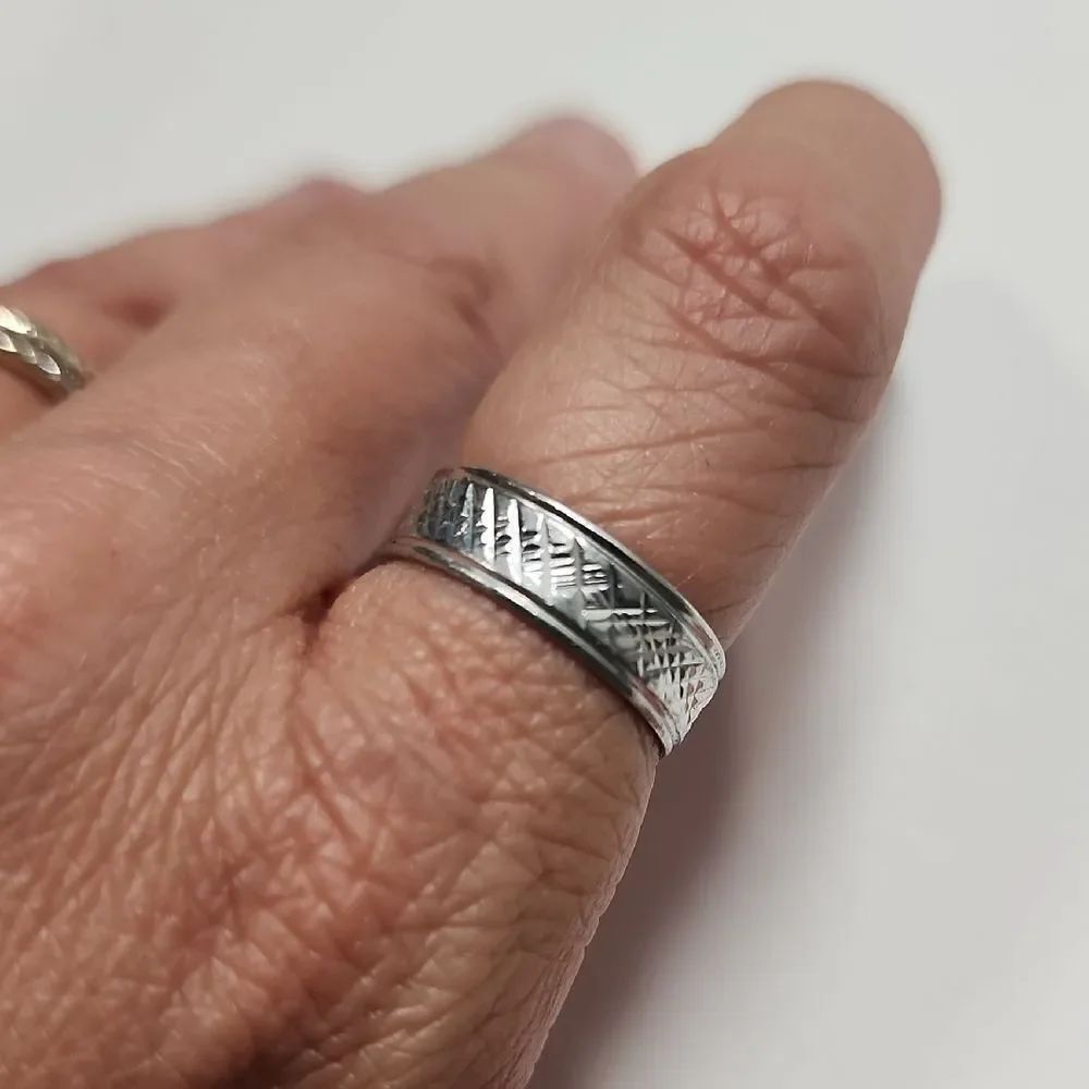 Silver Textured Ring - Picture 4 of 4